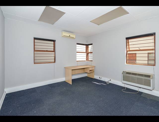 250M² BUSINESS CENTRE TO LET IN FERNDALE